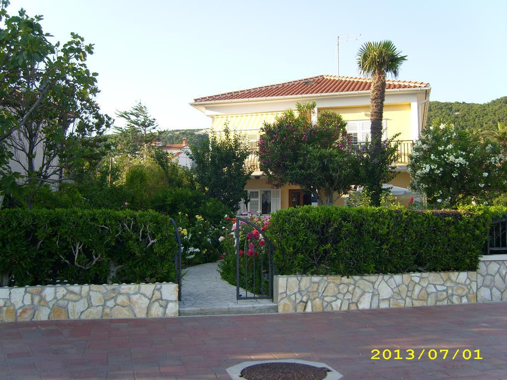 Apartments Antica Rab Town Luaran gambar