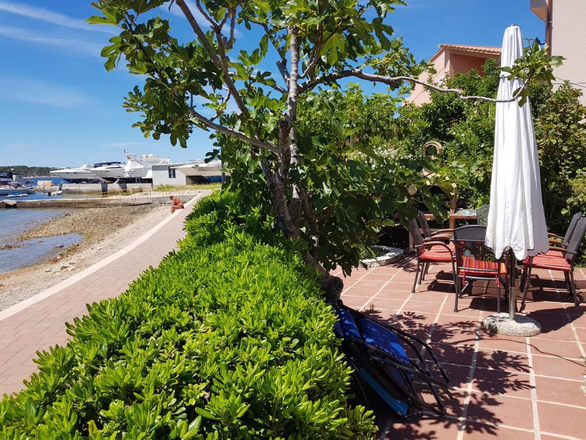 Apartments Antica Rab Town Luaran gambar